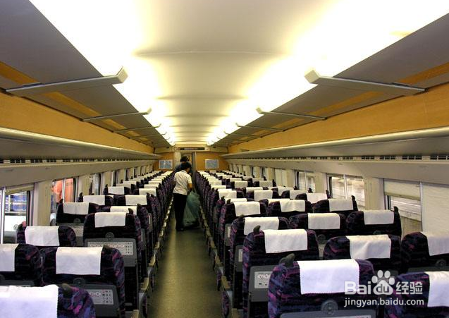 火车动车上怎么补票？