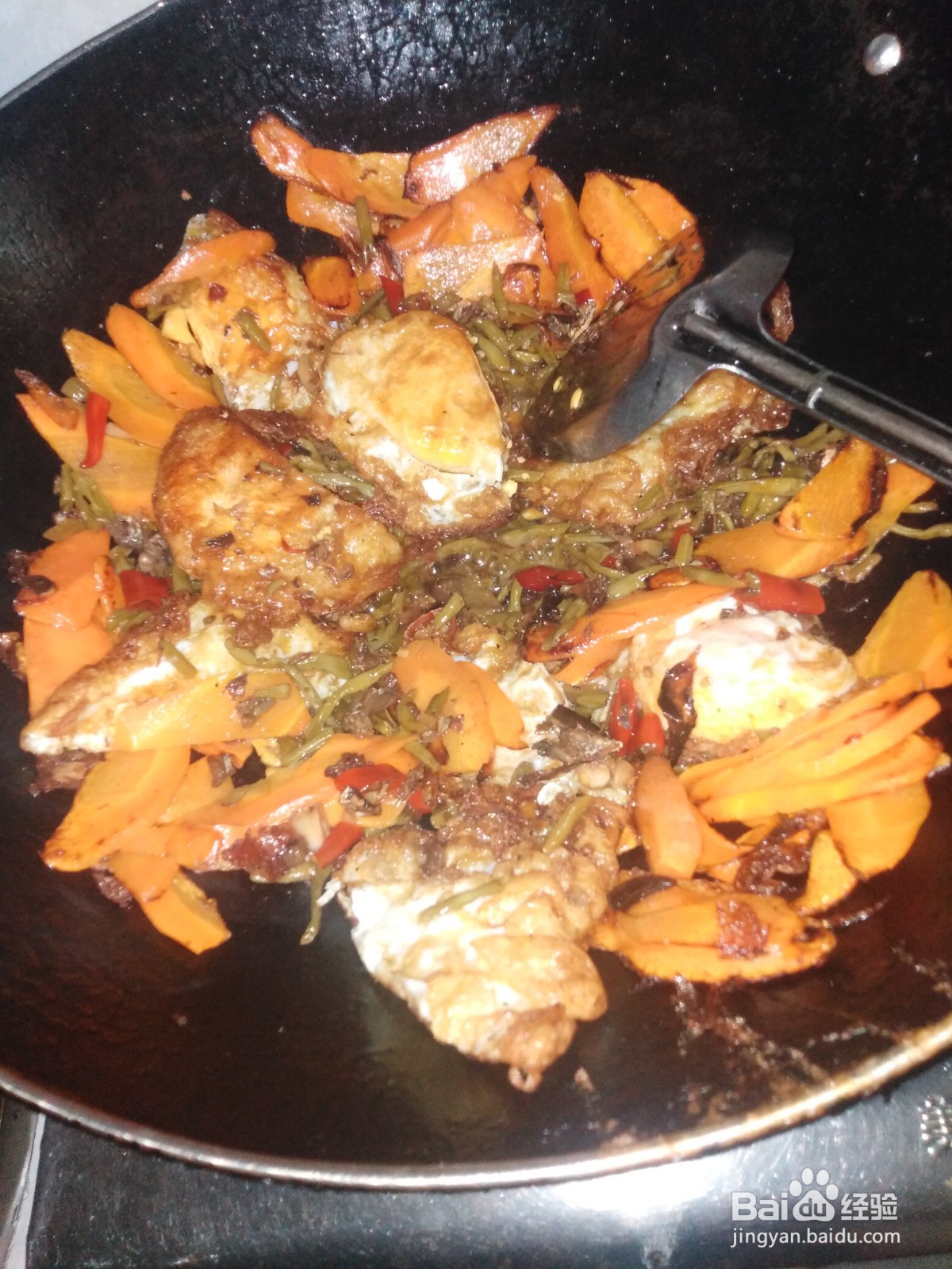 煎鸭蛋如何炒酸豆角？