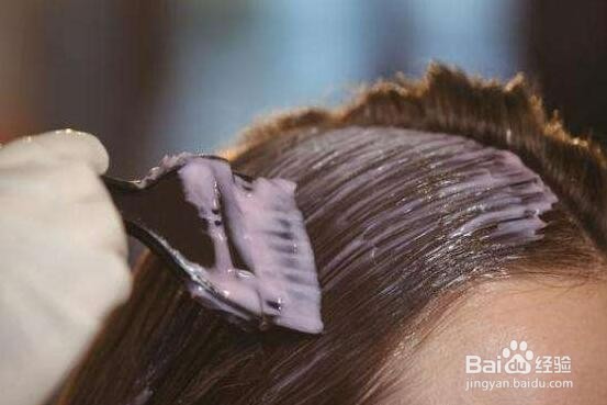 染发前为什么要先褪色