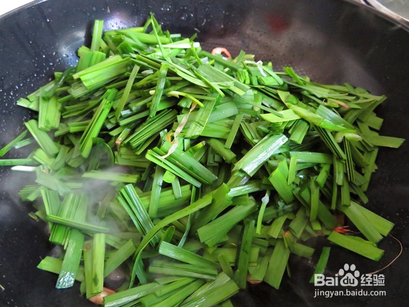 【韭菜炒湖虾】简单做法