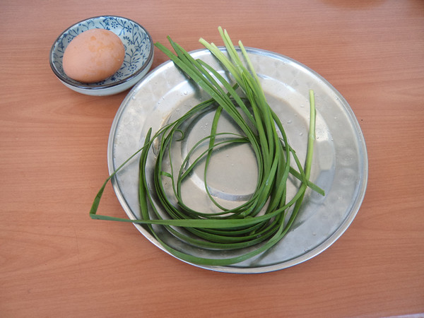 韭香鸡蛋饼的做法