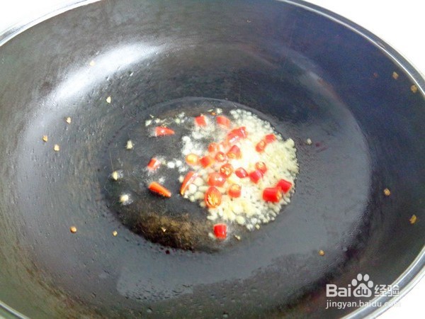 如何做青椒擂皮蛋