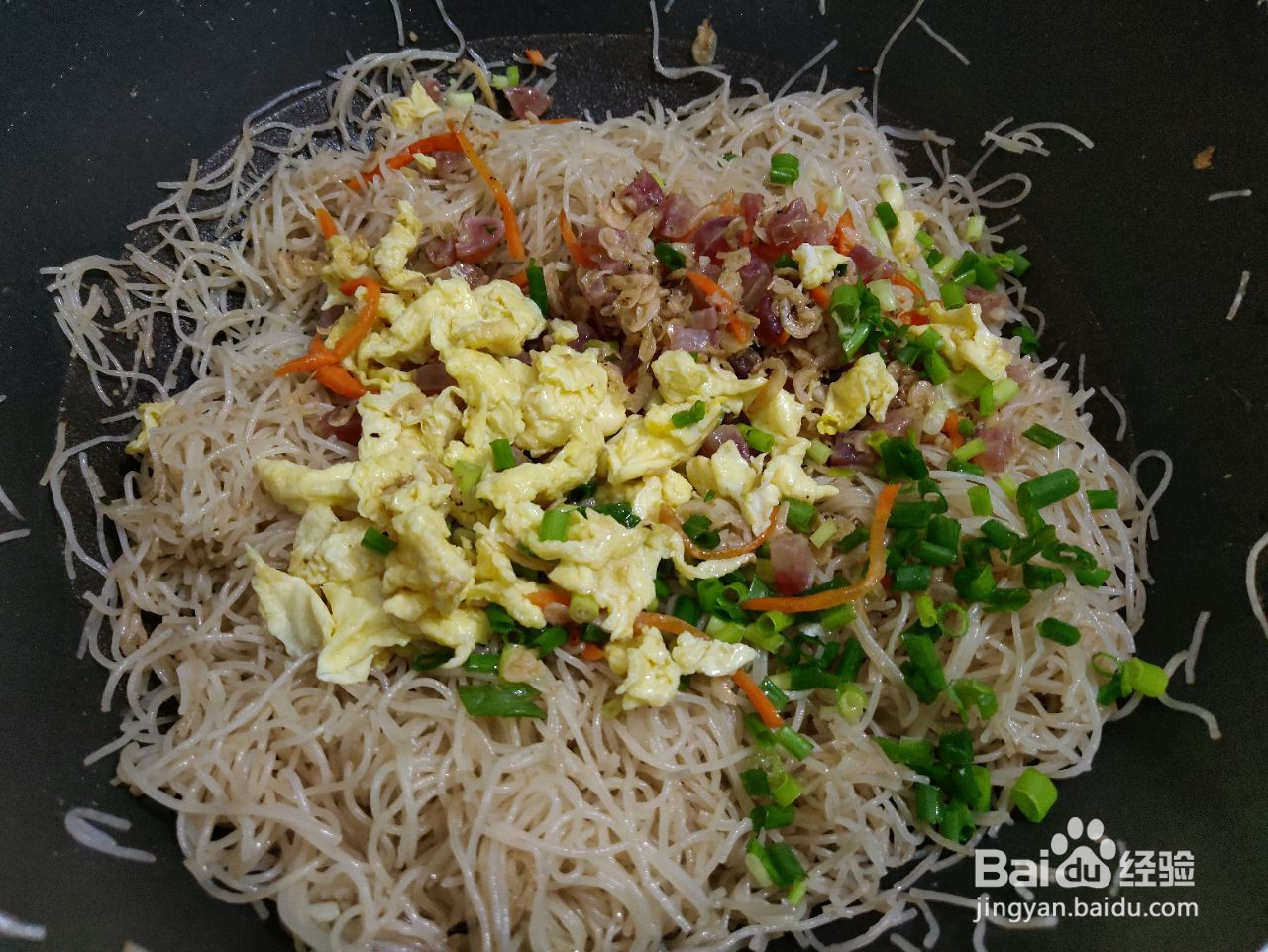 腊肠虾皮炒粉丝的做法