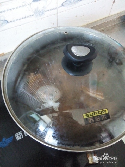 抓住家中的美食：[1]烹制西红柿羊排火锅