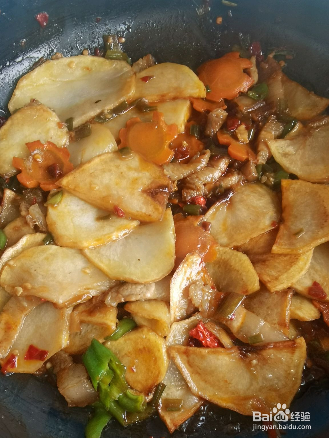 干锅五花肉土豆片的做法