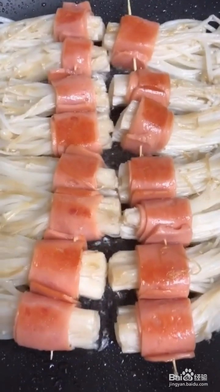 如何制作火腿肠金针菇