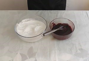 火红的如恋爱般的红丝绒乳酪蛋糕