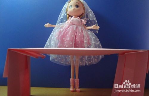 怎么做芭比娃娃的书桌