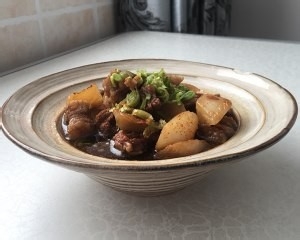白萝卜炖牛腩怎么做好吃