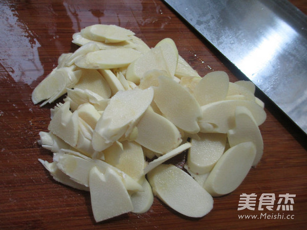 榨菜丝五花肉炒鞭笋