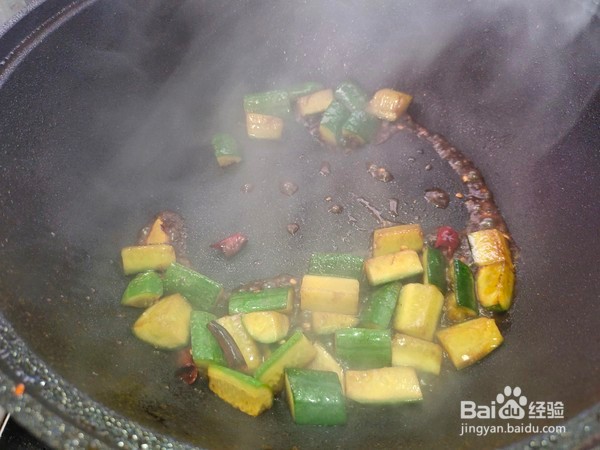 如何做酸辣黄瓜