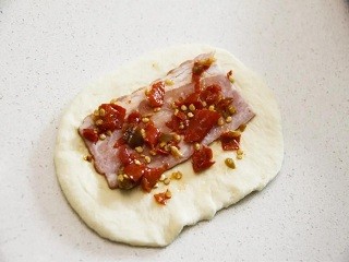 秘制剁椒培根面包怎么做?