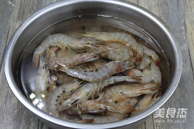 饭店靠大虾的做法
