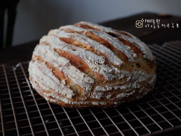 亚麻籽麦片乡村面包