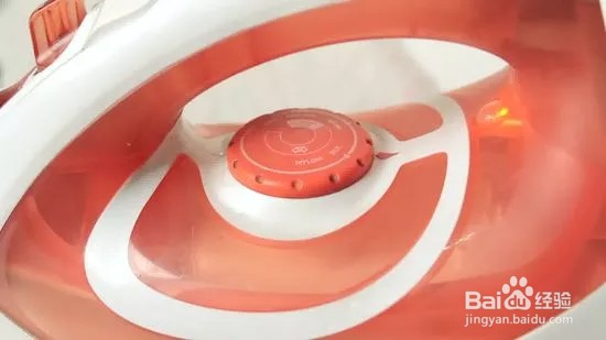 如何去除衣服上的口香糖