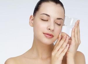 护肤油+ 粉底 液=润光底妆(有痘痘都可以)