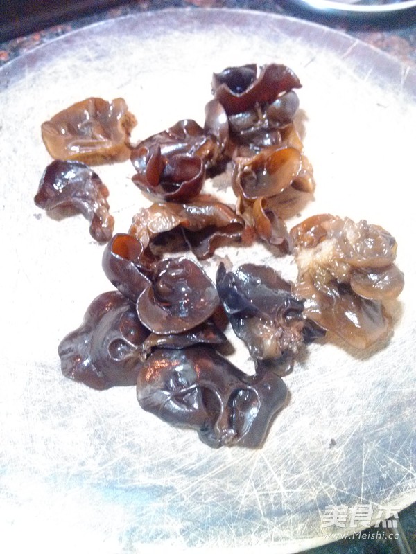 云耳鸡蛋炒面