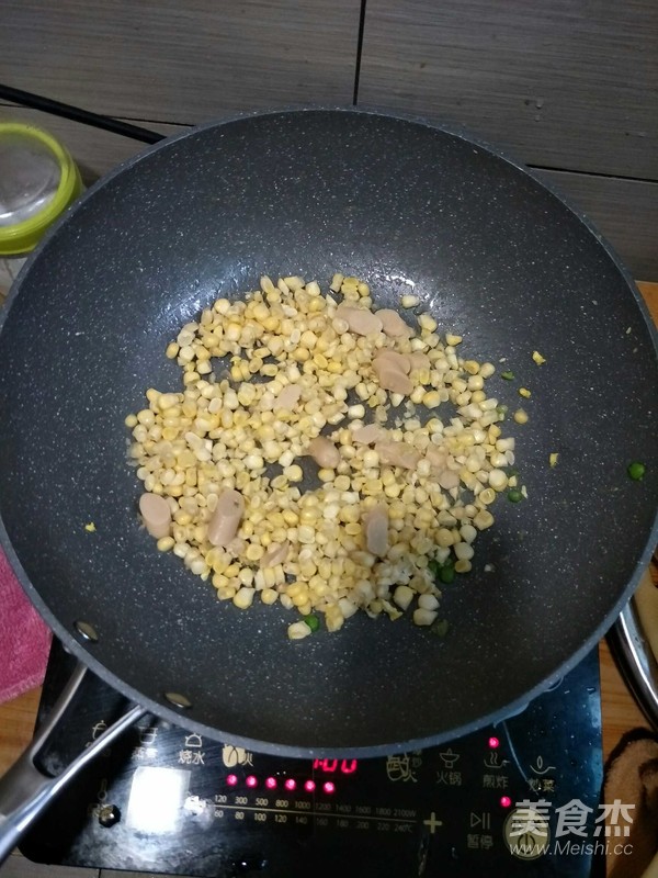 菠萝碗豆玉米炒饭
