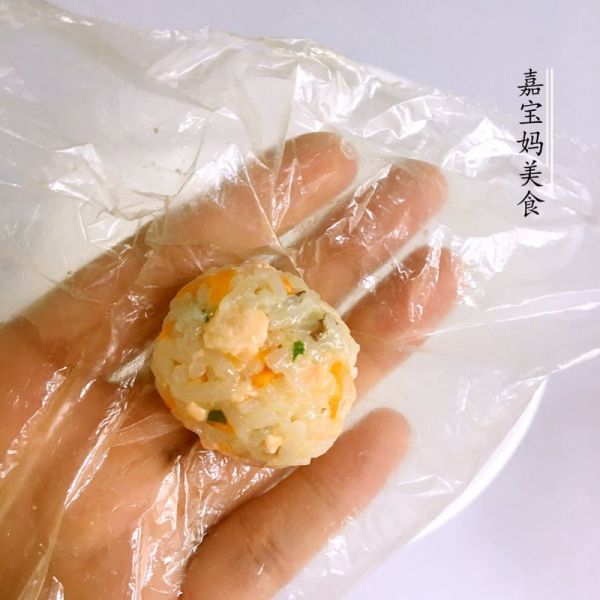 三文鱼蔬菜饭团