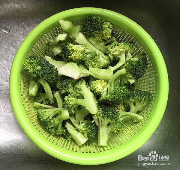 瘦肉炒西兰花的制作方法