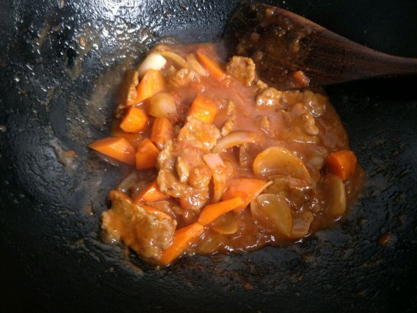 番茄红烩牛肉南瓜饭