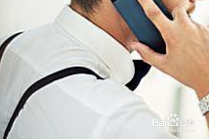 小区楼内有人占用公共部位盖房怎么办