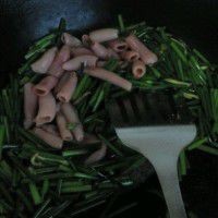 韭菜炒海肠怎么做