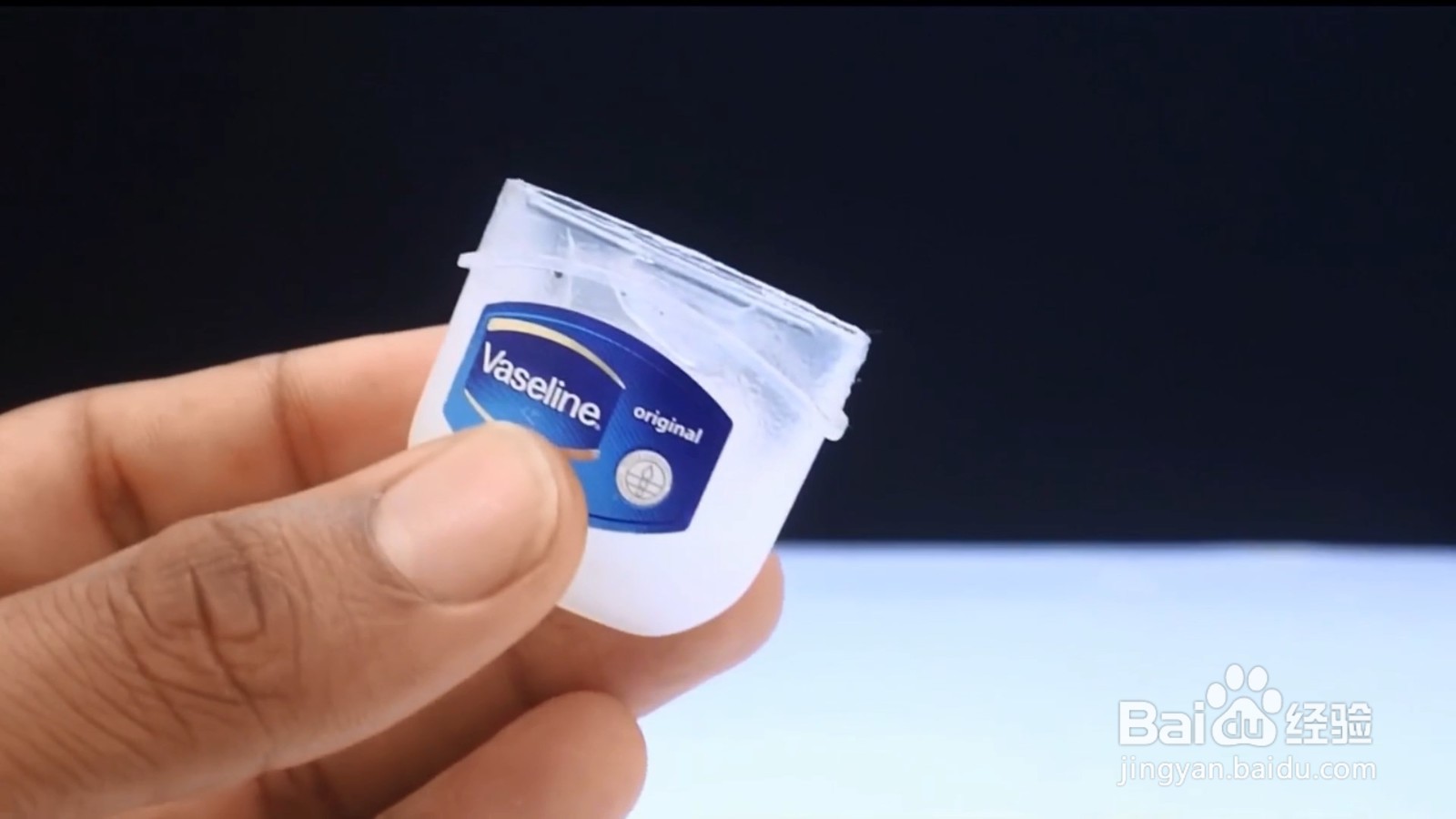 杯子还能隔空移动，真的太有趣了