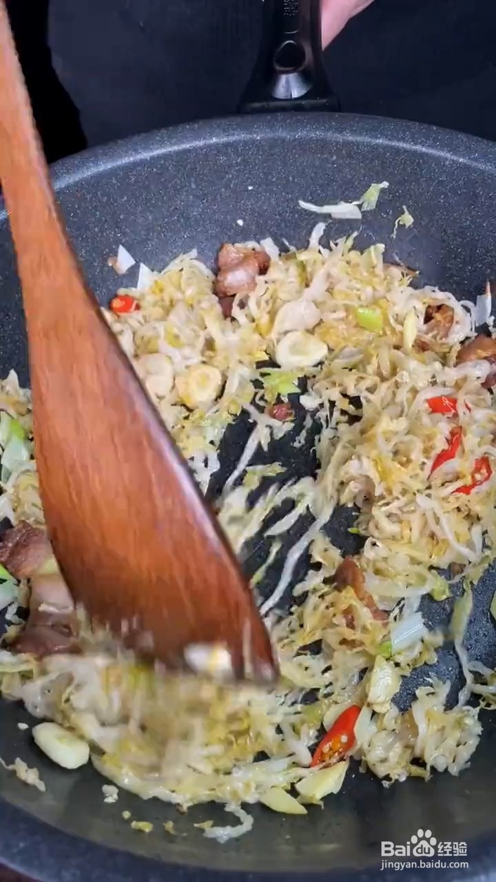 怎样制作酸菜土豆丝炒肉
