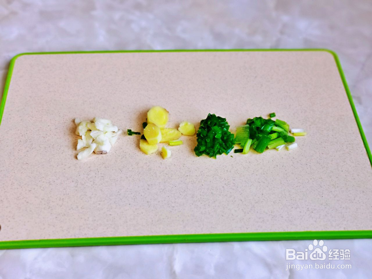 红烧虾焖鹌鹑蛋的做法