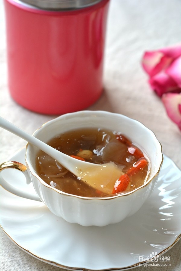 银耳桂圆葛粉羹的做法