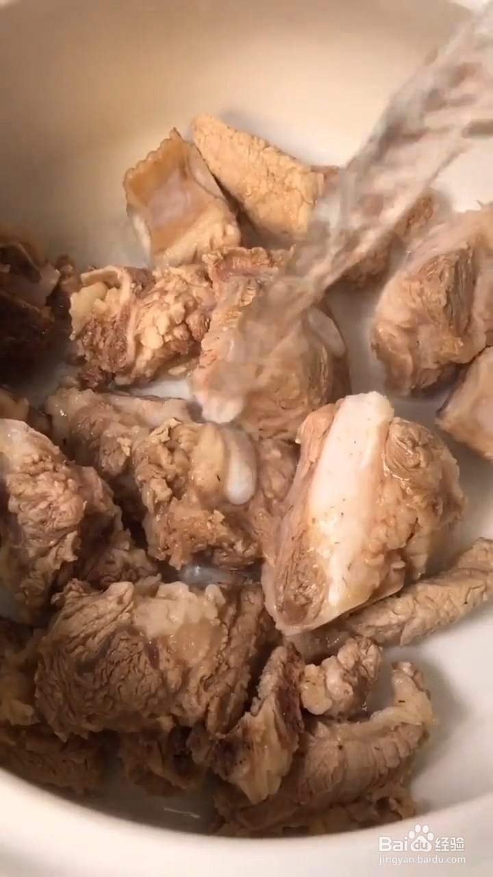 如何在家自制莲藕排骨汤