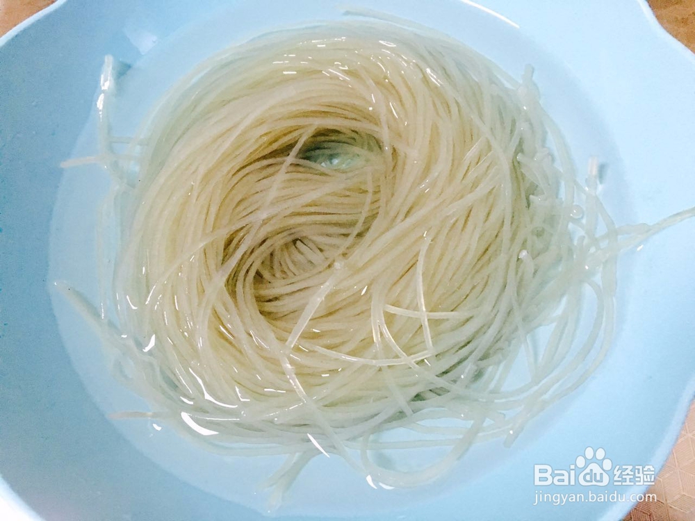 粉丝炒腊肉丁的做法——小白学做菜！