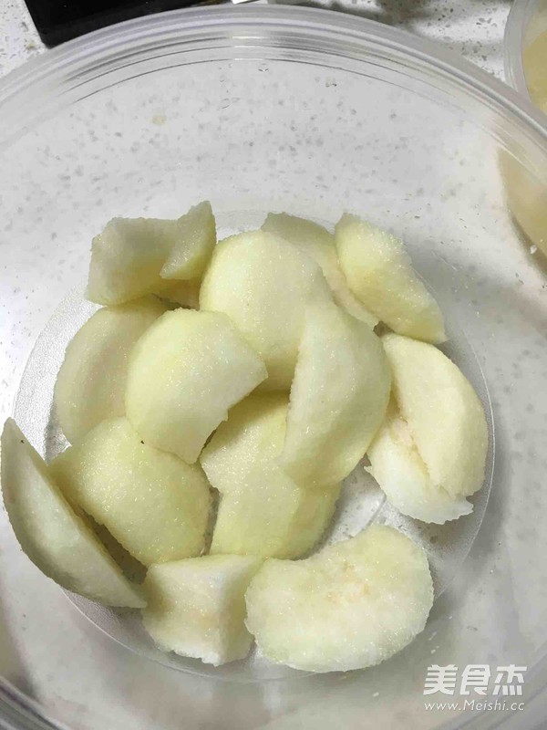 雪梨银耳羹的做法