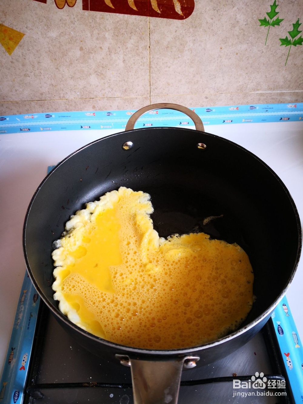 如何制作胡萝卜丝炒鸡蛋