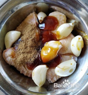 蒜香烤翅的做法
