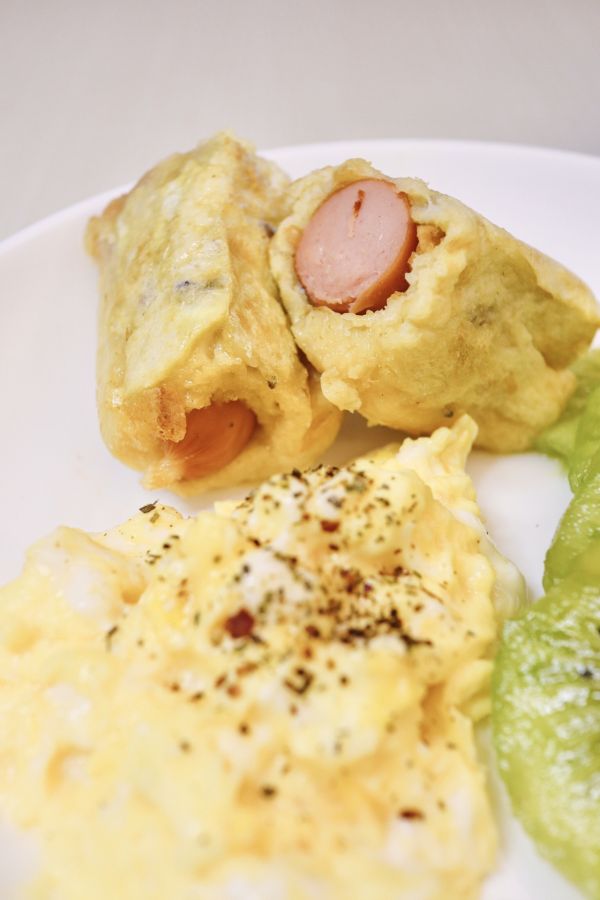 花生酱香肠鸡蛋吐司卷