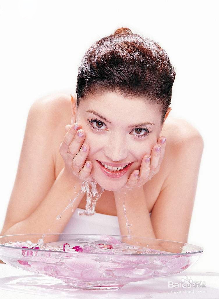 平时怎么护理减少黑头 日常去黑头护理