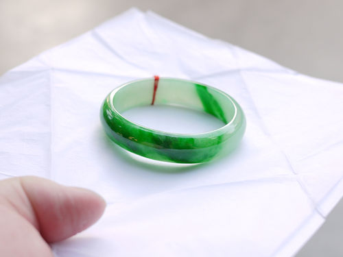 怎样保养翡翠玉器手镯？经验全攻略