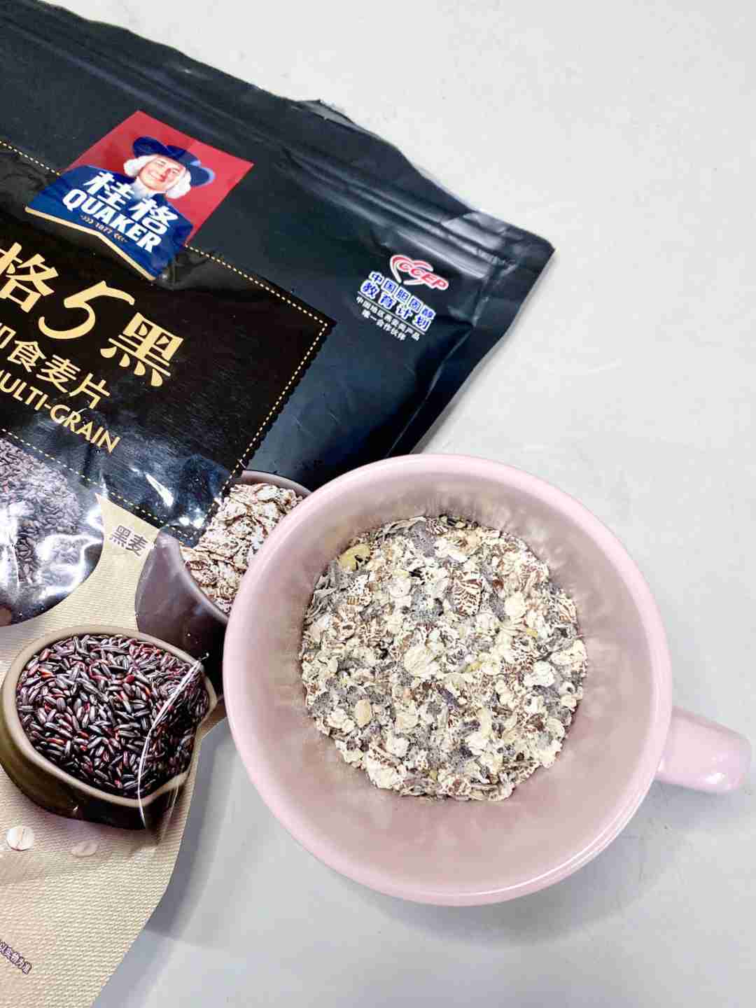 桂格五黑燕麦片!越吃越健康,营养早餐喝它准没错