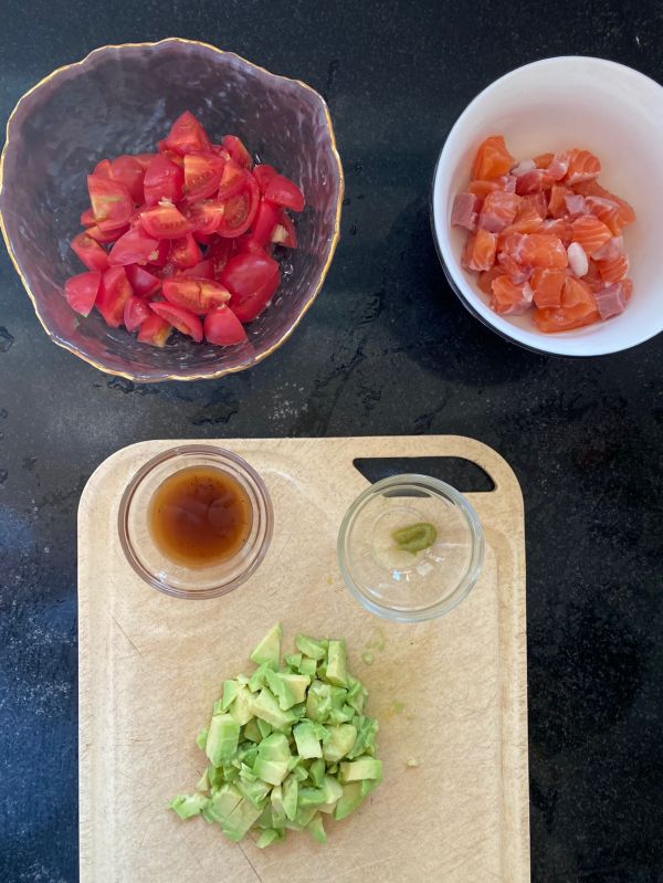 三文鱼牛油果沙拉