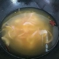 如何制作美味宴客硬菜之酸汤肥牛