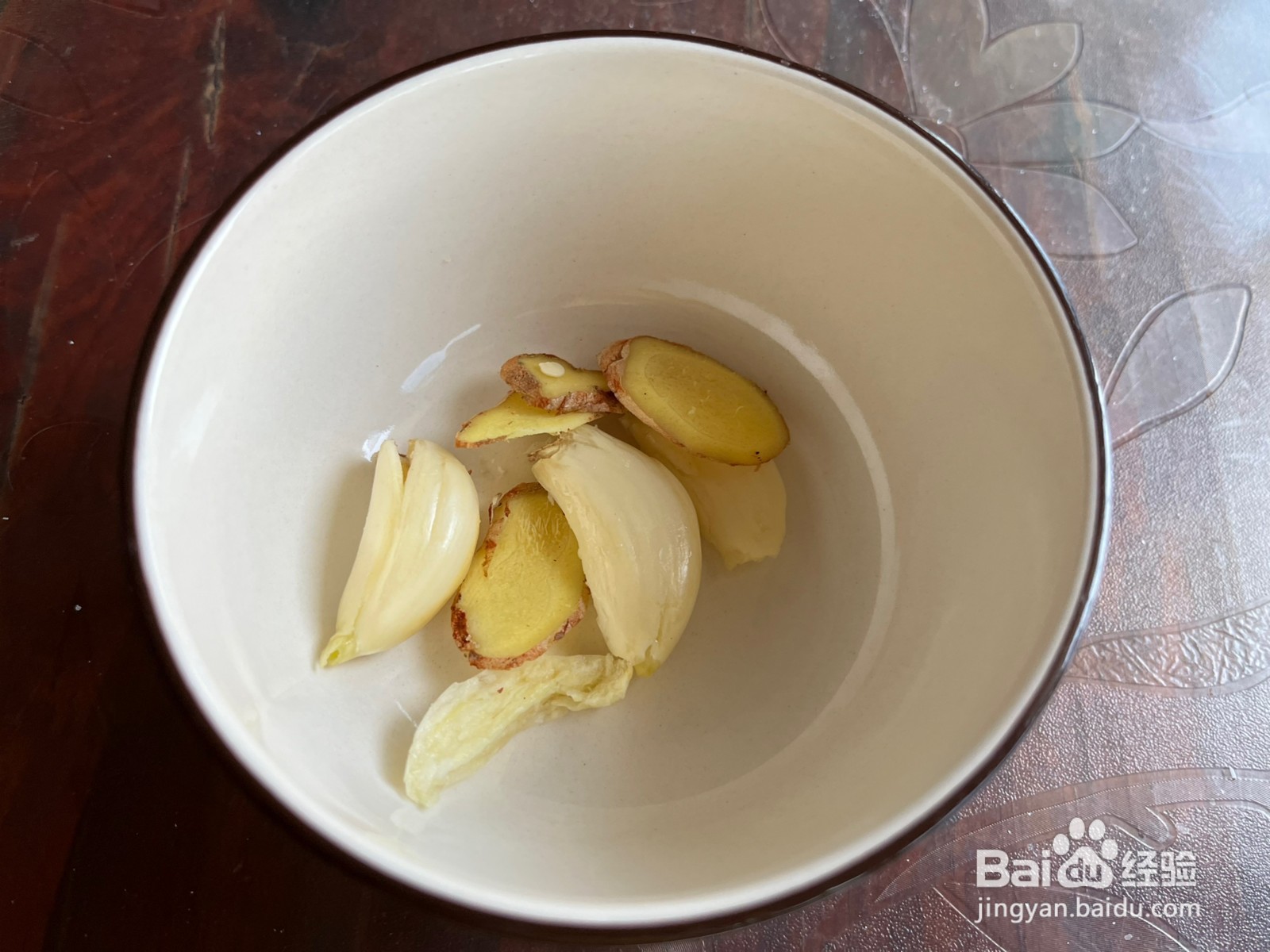 炖素鸡豆干的做法