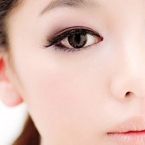 怎样打造温柔淡紫色眼妆