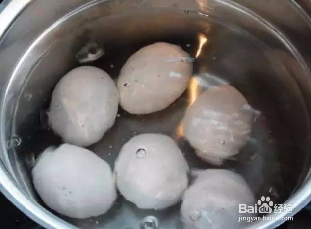 煮鸡蛋防止鸡蛋破裂的方法