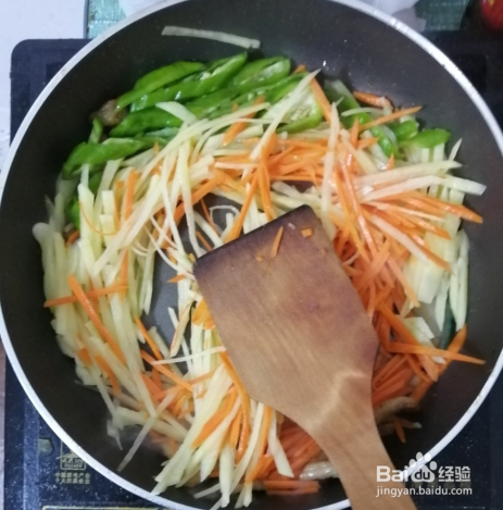 家常清炒胡萝卜土豆丝怎么做?