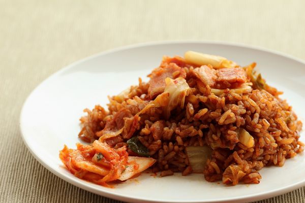 培根辣白菜炒红米饭
