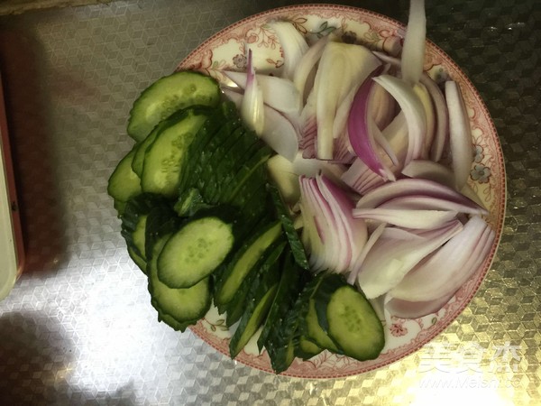 媲美餐馆 十三香小龙虾