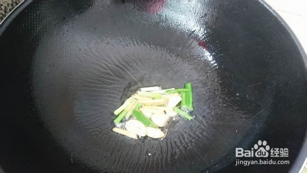 土豆烧排骨这么做超好吃