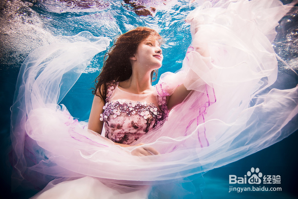 三亚水下婚纱照，三亚水下婚纱摄影